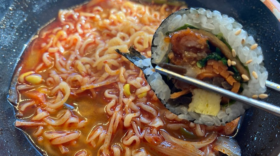 Gimbap + Ramyeon